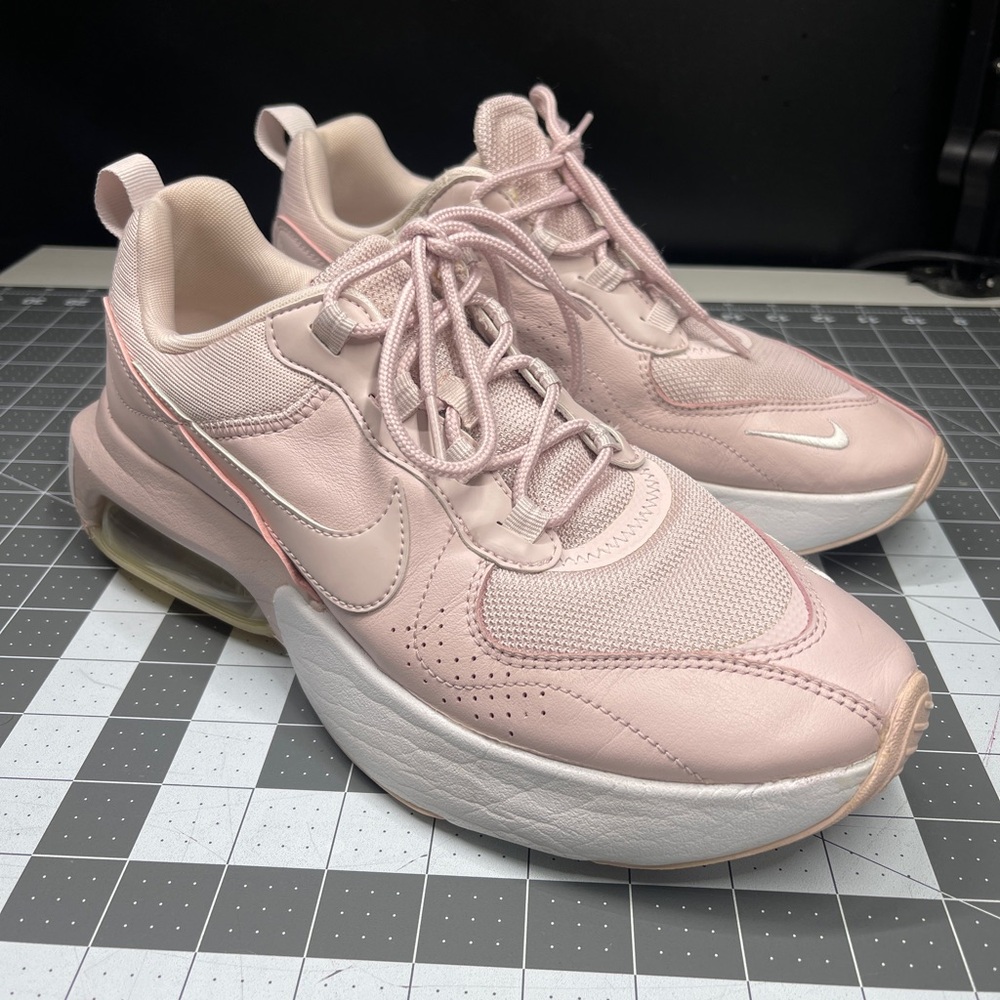 Nike Womens Air Max Verona CU7846-600 Pink Lace Up Low Top Sneaker Size 10.5